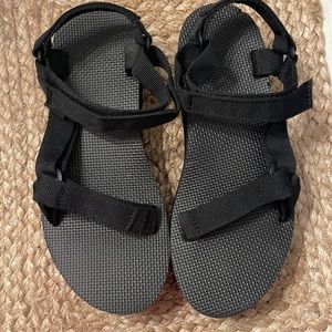 TEVA BLACK MID PLATFORM SANDALS